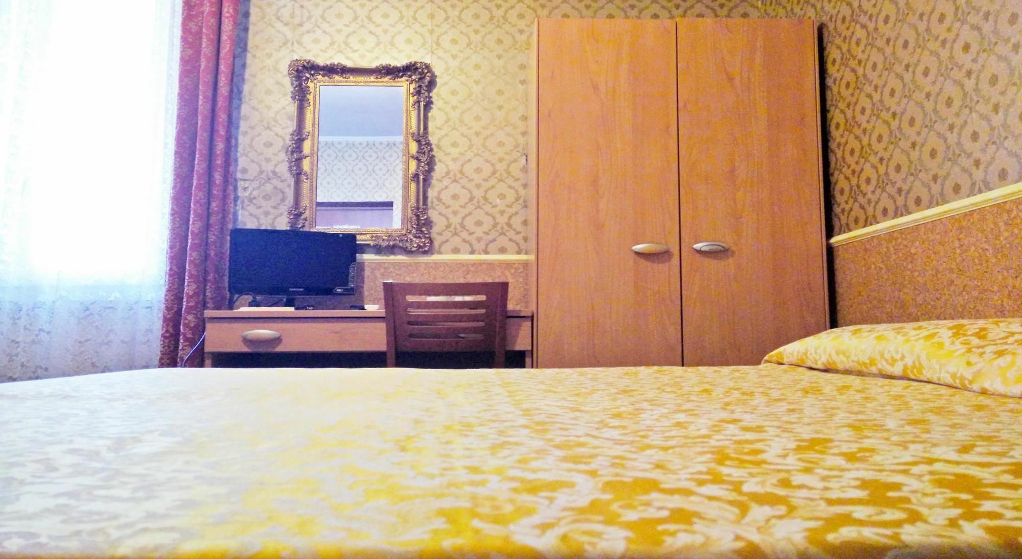 Cristina Rooms Рим Экстерьер фото